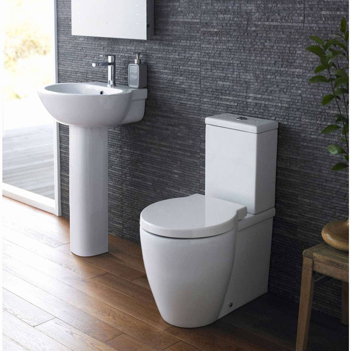 How to Choose Right Bathroom Accessories For Your Bath Space?